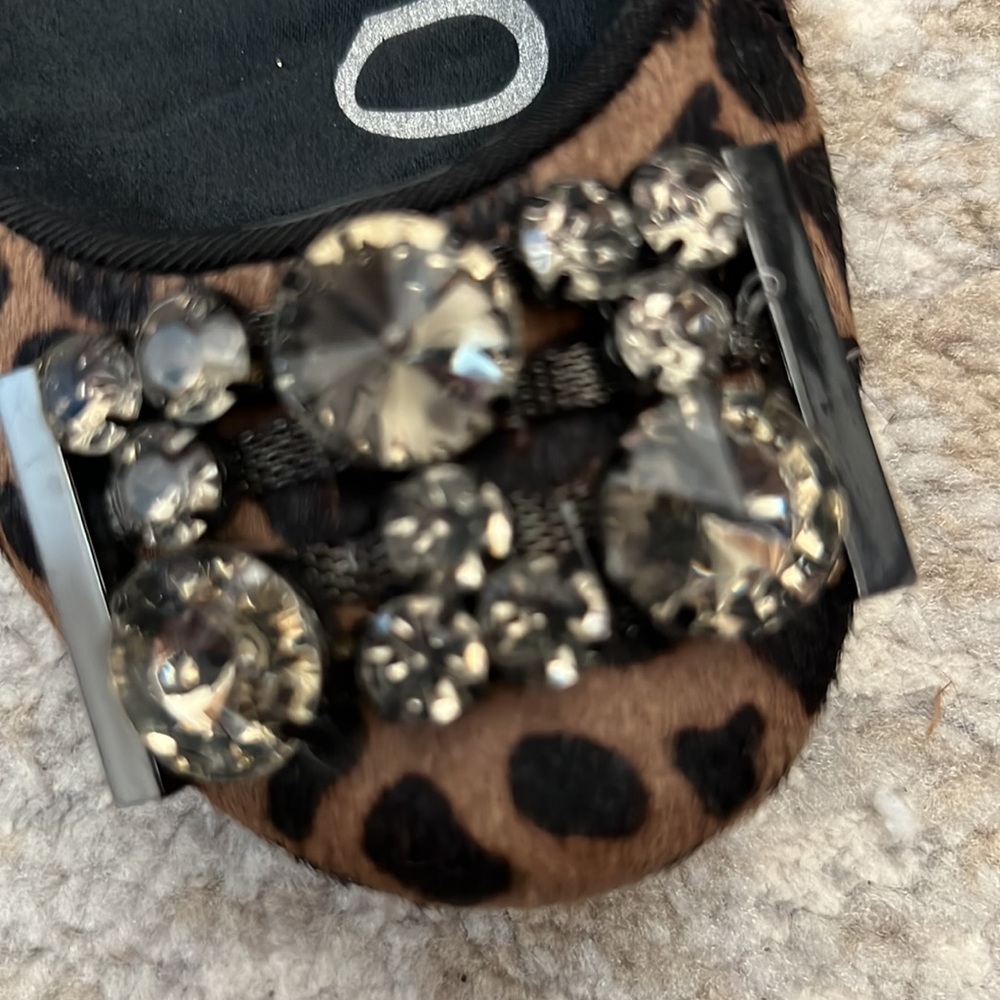 Leopard Flat🐆 - Picture 2 of 4